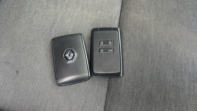 Renault Captur 1.6 E-TECH Hybrid 145 Iconic Edition 5dr Auto Hybrid Hatchback